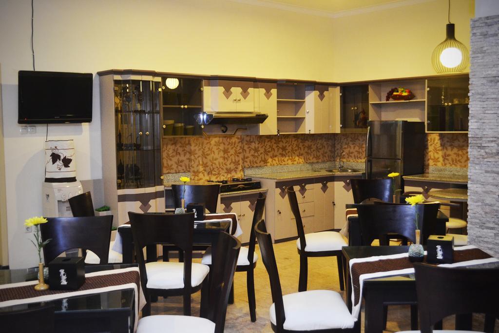 Srikandi Guesthouse Маланг Екстериор снимка