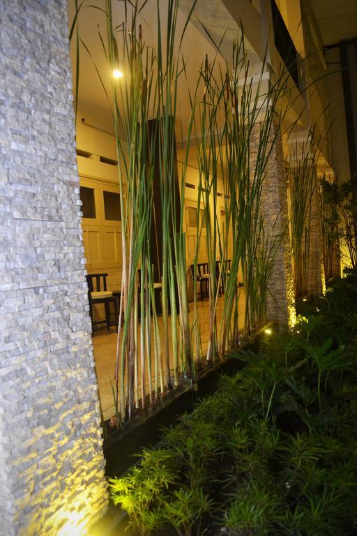Srikandi Guesthouse Маланг Екстериор снимка